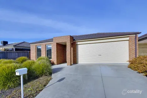 Property photo of 3 Forelle Way Cranbourne VIC 3977