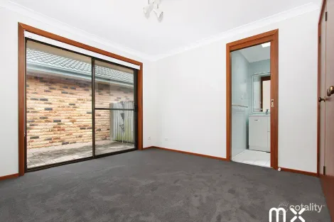 Property photo of 4/12-22 Gibsons Road Figtree NSW 2525