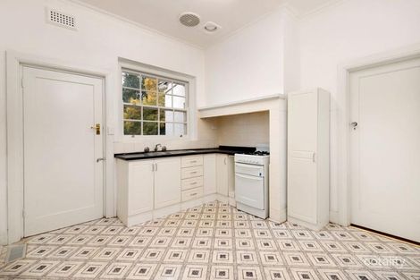 Property photo of 2 Cairnes Crescent Malvern East VIC 3145