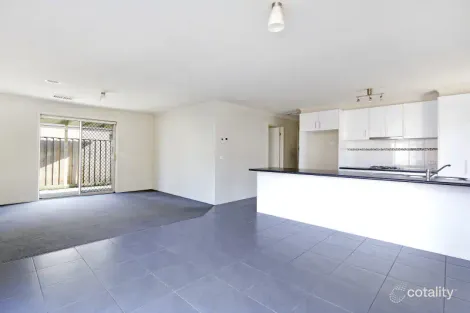 Property photo of 3 Forelle Way Cranbourne VIC 3977