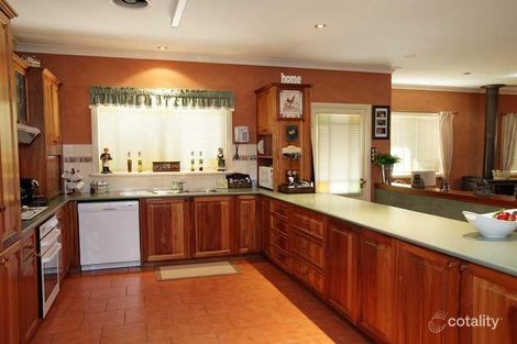 Property photo of 5 Ellwood Close Bourkelands NSW 2650