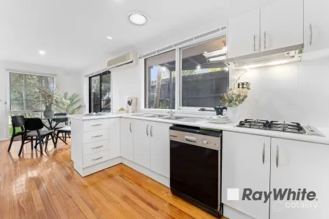 Property photo of 10 Patterson Court Endeavour Hills VIC 3802