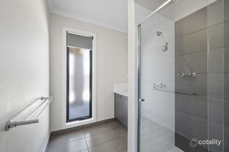 Property photo of 2/8 Lake Street Wendouree VIC 3355