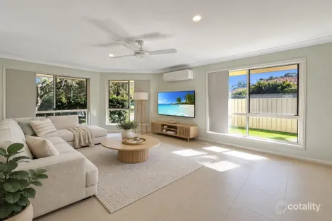 33 Olsen Cres, Wakerley, QLD 4154