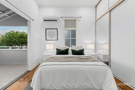 Property photo of 19 Boswell Terrace Wynnum QLD 4178