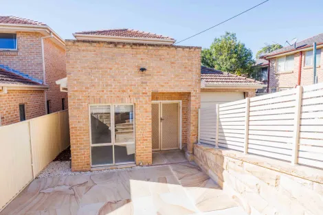 42 Hampden Rd, South Wentworthville, NSW 2145