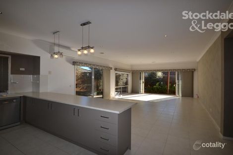 Property photo of 8 Jonah Parade Deer Park VIC 3023