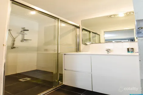 Property photo of 5 Batman Place St Johns Park NSW 2176