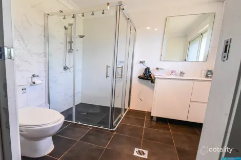 Property photo of 5 Batman Place St Johns Park NSW 2176