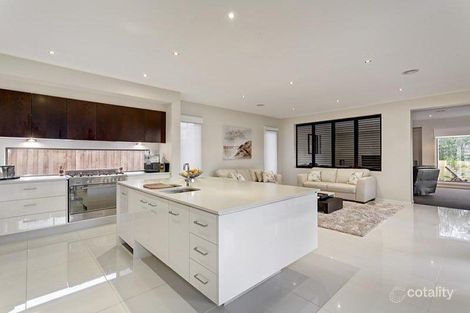 Property photo of 23 Pinewood Drive Mount Waverley VIC 3149