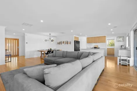 Property photo of 5 Barossa Street Estella NSW 2650