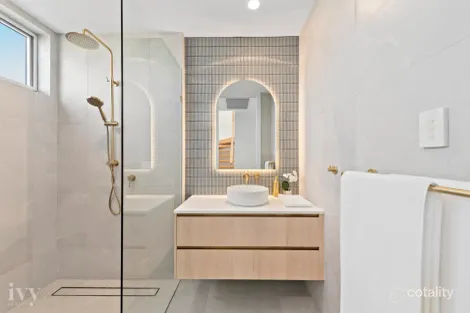 Property photo of 3 Esplanade West Paradise Point QLD 4216