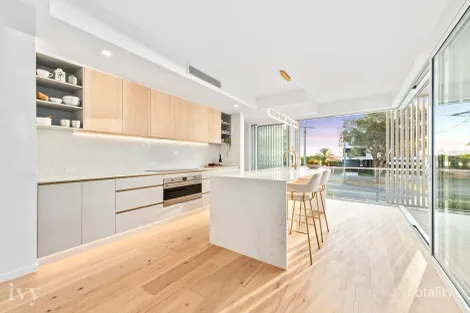 Property photo of 3 Esplanade West Paradise Point QLD 4216