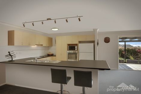Property photo of 40 Greenhaven Circuit Woongarrah NSW 2259