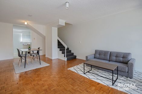 Property photo of 2/14 Central Street Labrador QLD 4215