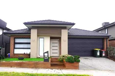Property photo of 18 Igneous Road Craigieburn VIC 3064