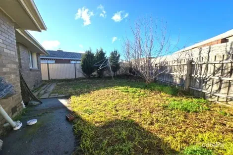 Property photo of 10 Revell Crescent St Albans VIC 3021