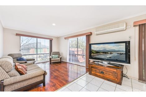 Property photo of 9 Cirrus Close Hampton Park VIC 3976