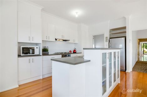 Property photo of 8 Molloy Court Bell Post Hill VIC 3215