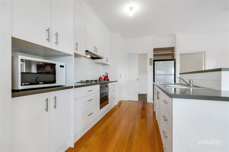 Property photo of 8 Molloy Court Bell Post Hill VIC 3215