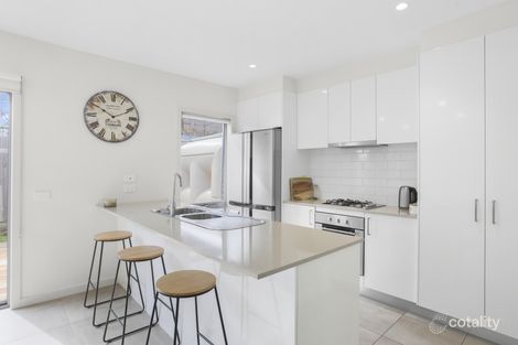 Property photo of 8 Cassa Blue Circuit Narre Warren VIC 3805