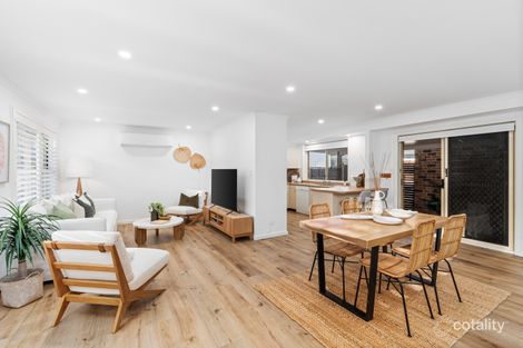 Property photo of 2 Guss Cannon Close Green Point NSW 2251