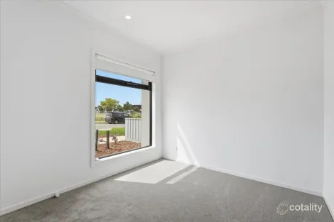 Property photo of 18 Ellis Drive Diggers Rest VIC 3427