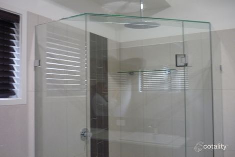 2/13 Owens Cres, Regents Park, QLD 4118