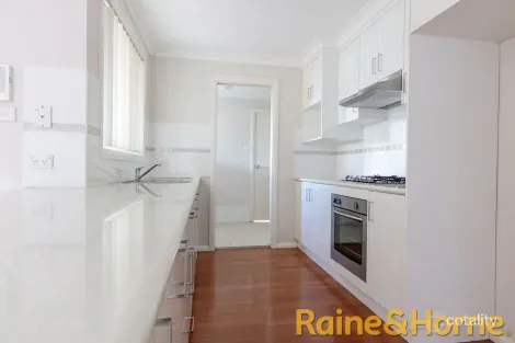Property photo of 15A Dunheved Circle Dubbo NSW 2830