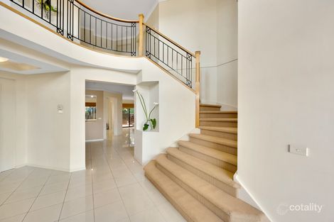 Property photo of 8 Landsborough Close Endeavour Hills VIC 3802