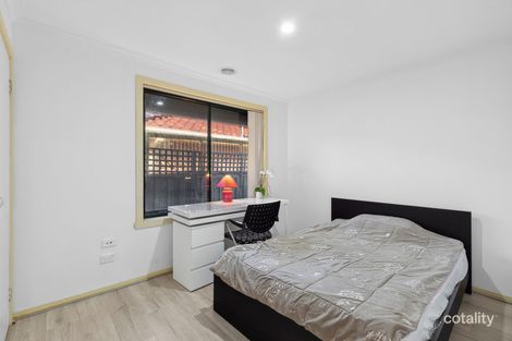 Property photo of 52 McNicholl Way Delahey VIC 3037