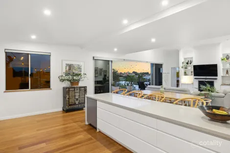 Property photo of 43 Hurley Way Hillarys WA 6025