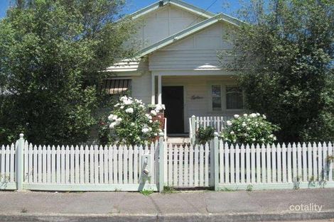 18 Cairns Ave, Newtown, VIC 3220