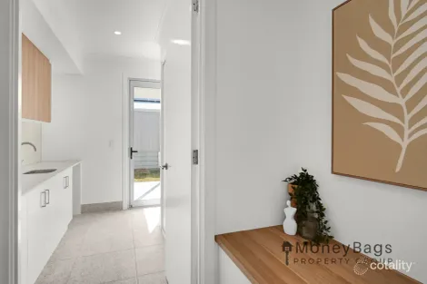 Property photo of 124 Jackson Crescent Gleneagle QLD 4285