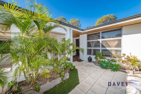 Property photo of 8 Argyle Place Carine WA 6020