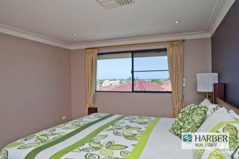 Property photo of 10 Hornsby Court Kallaroo WA 6025