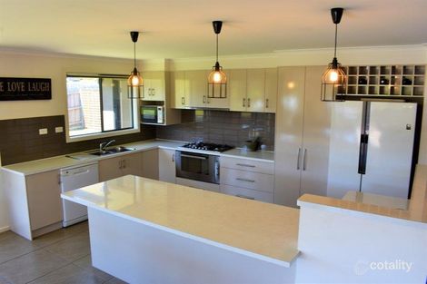 Property photo of 22 Norman Court Lakes Entrance VIC 3909