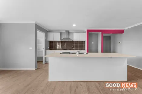 Property photo of 2 Barrus Grove Wyndham Vale VIC 3024