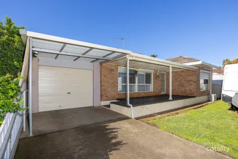49 Raye St, Tolland, NSW 2650