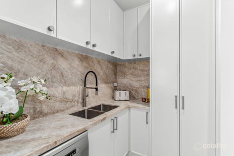 Property photo of 10 Raven Circuit Warriewood NSW 2102