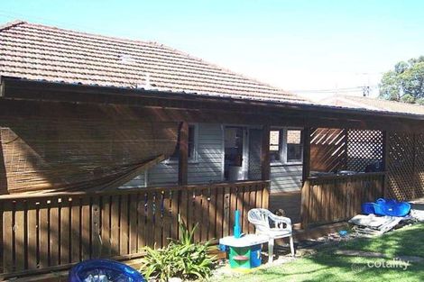 Property photo of 35 Yeramba Road Summerland Point NSW 2259