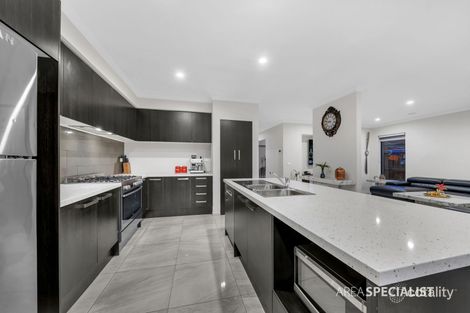 Property photo of 27 Mountjoy Circuit Clyde North VIC 3978