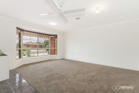 Property photo of 48 John Paul Drive Hillside VIC 3037