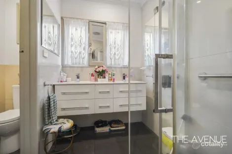 Property photo of 41 Denver Street Bentleigh East VIC 3165