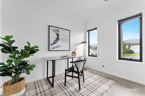 Property photo of 7 Scotland Circuit Cranbourne West VIC 3977