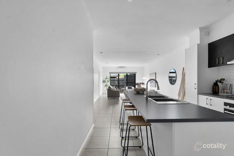 Property photo of 7 Scotland Circuit Cranbourne West VIC 3977