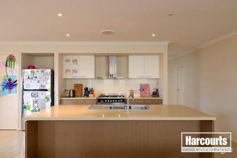 Property photo of 10 Halsbury Place Skye VIC 3977