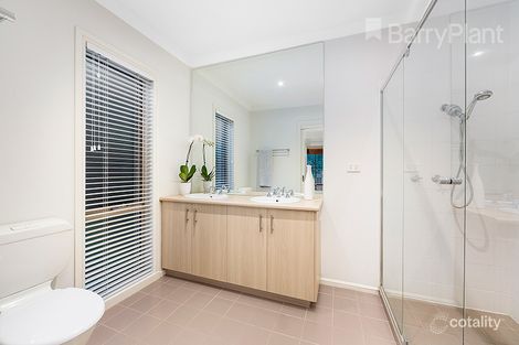 Property photo of 10 Montpelier Drive Berwick VIC 3806