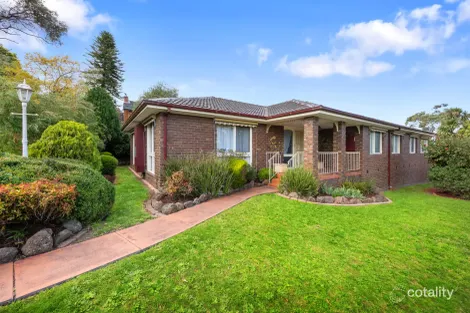 2 Chinook Cres, Mooroolbark, VIC 3138