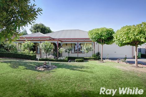 Property photo of 10 Stockmans Circuit Pakenham VIC 3810